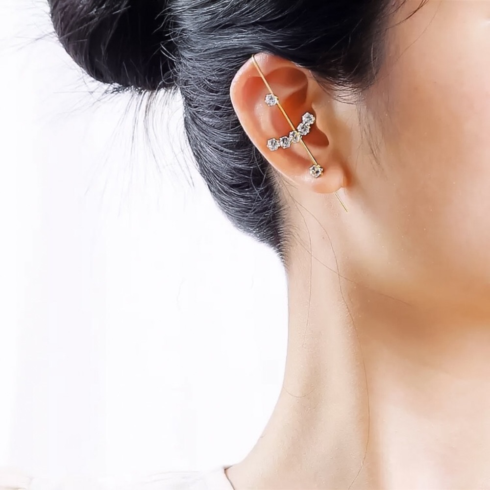 ⚜️𝟯𝟬%𝗢𝗙𝗙 𝗯𝘂𝗻𝗱𝗹𝗲𝘀 𝟯+⚜️ NEW CZ Pave Glamourous Ear Hook Crawler Earring - Picture 3 of 8
